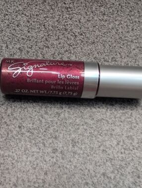 NWOB Mary Kay Signature Lip Gloss Cranberry Discontinued